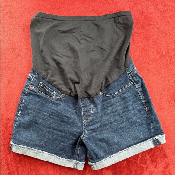Levi's Signature Gold Maternity Shorts ~ Size Small.  Like New Condition - Picture 3 of 12